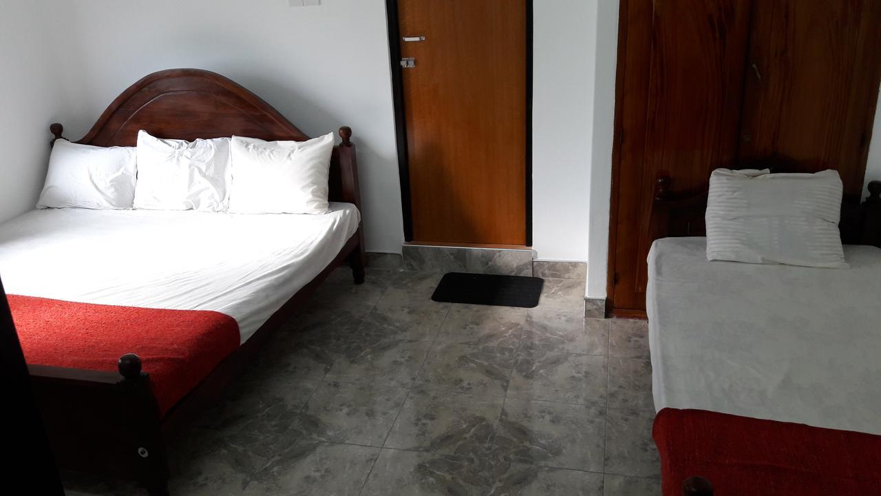 Yaarl Holiday Inn Jaffna Exterior foto